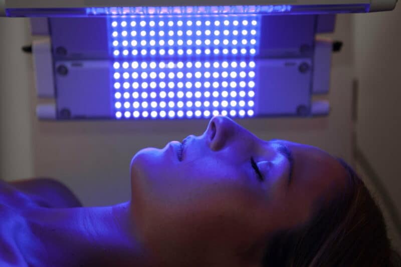 Light therapy for jet lag