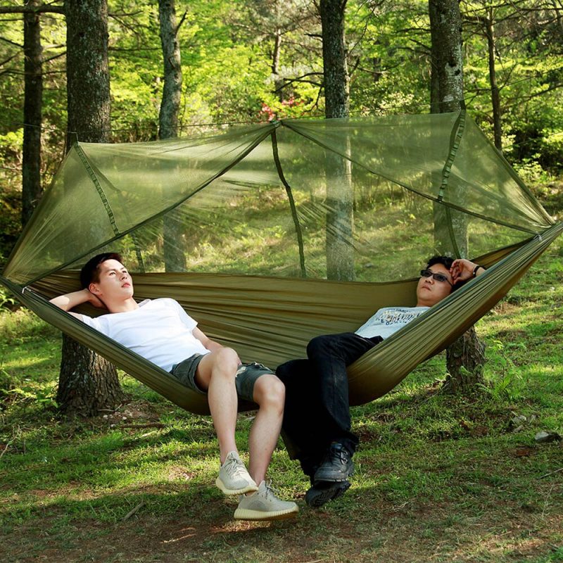 Mosquito net for outdoor sleeping